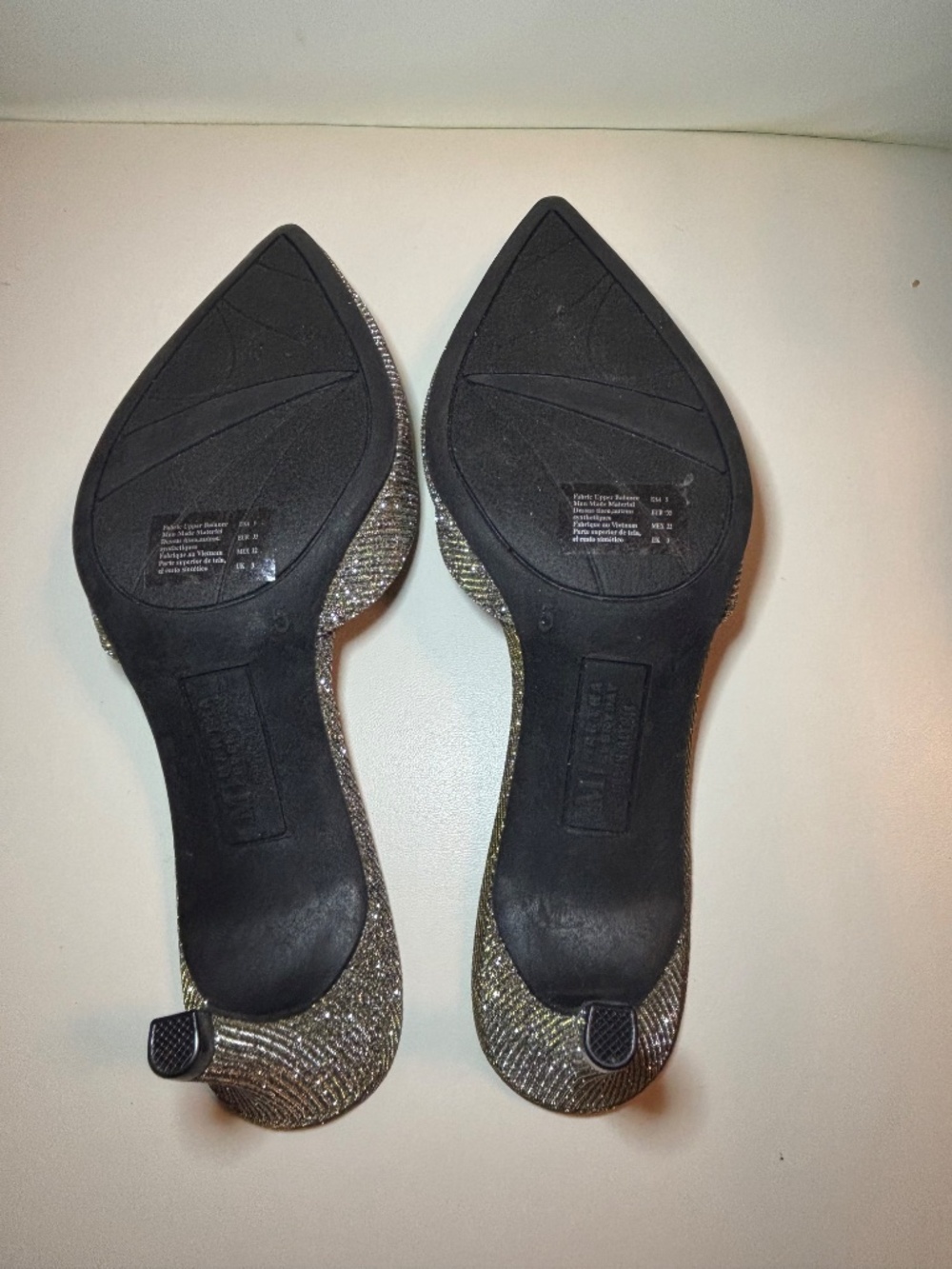 Shoes - Picture 4 of 6